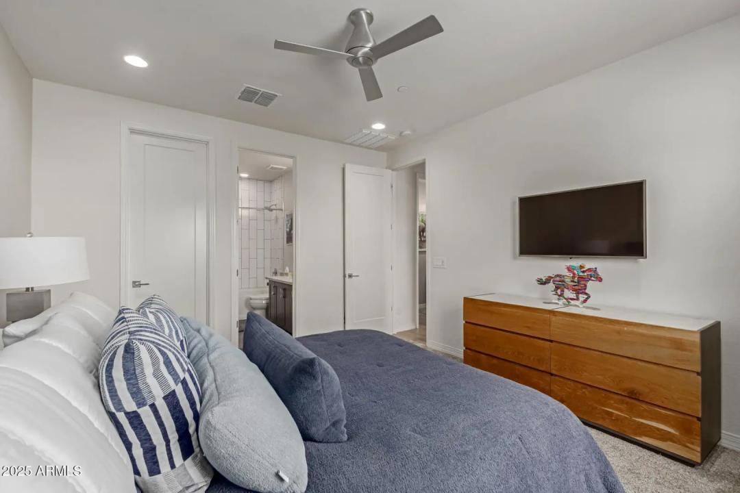 Real Estate Picture 42