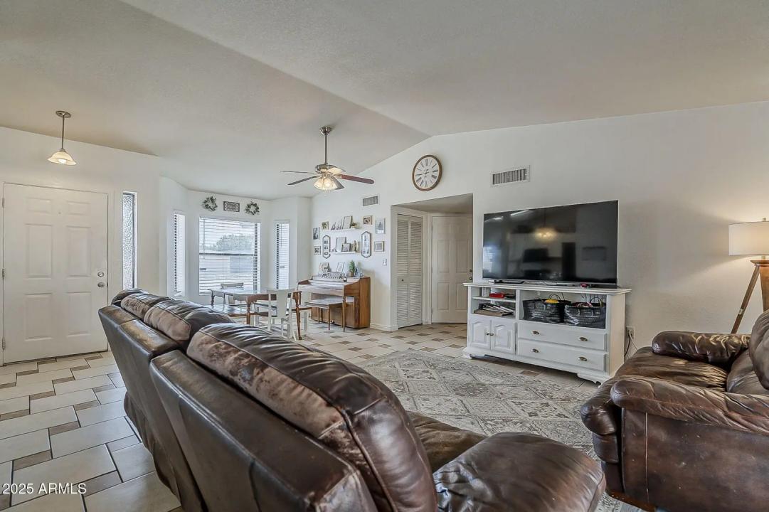 Real Estate Picture 6