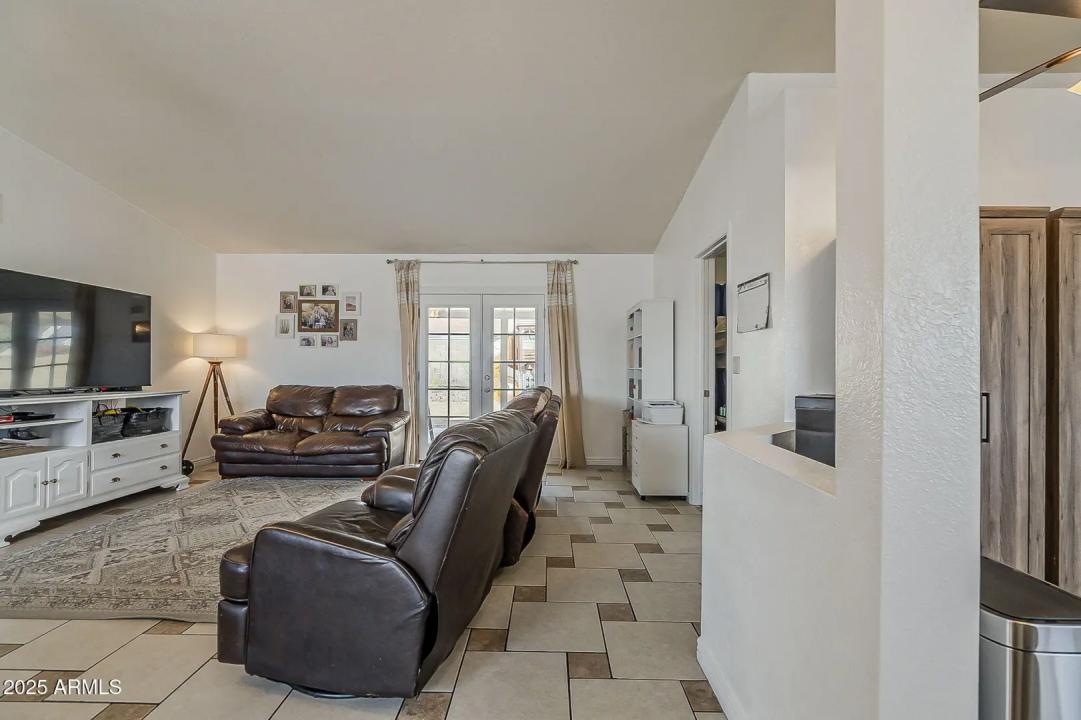 Real Estate Picture 8