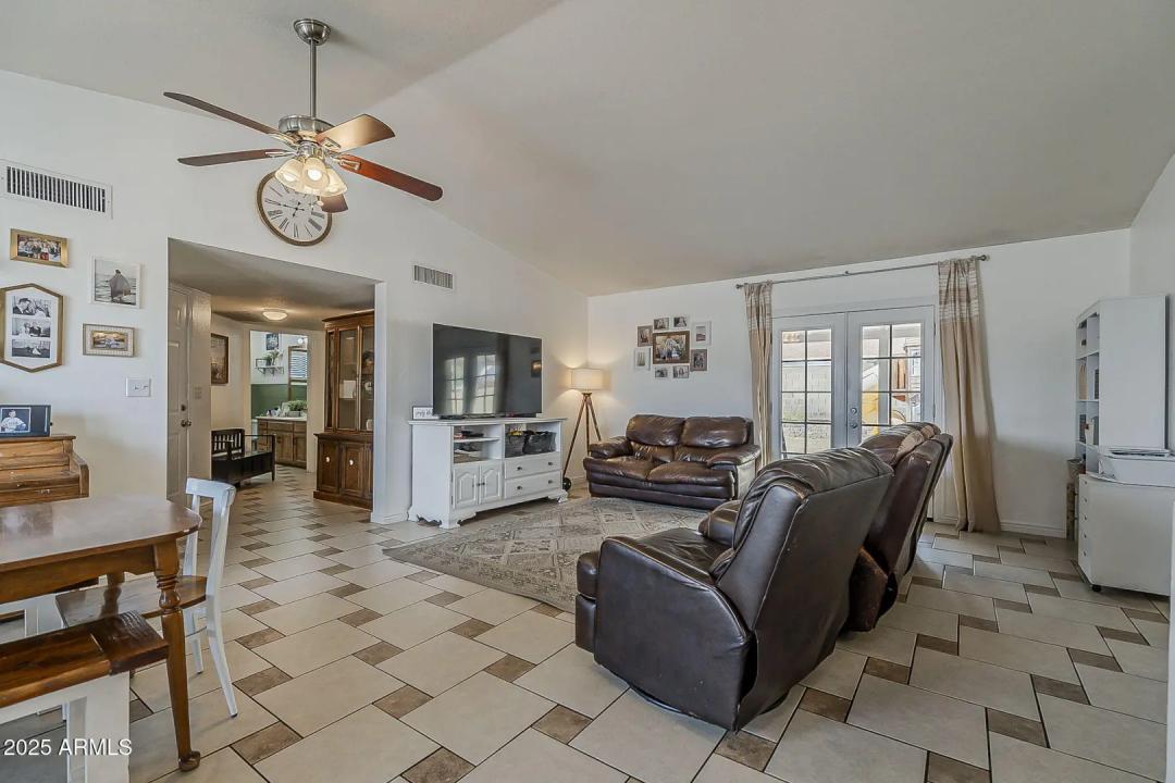 Real Estate Picture 9