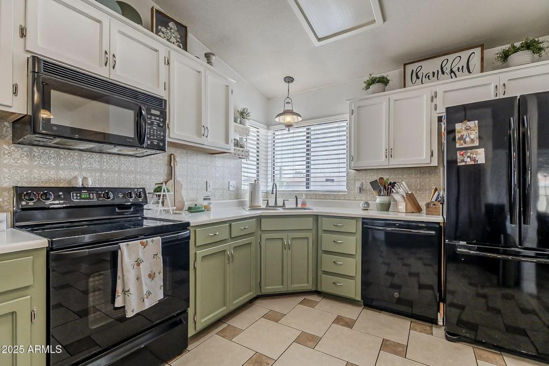 Real Estate Picture 13