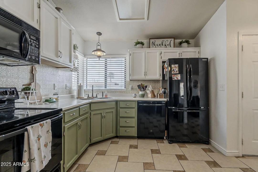Real Estate Picture 15