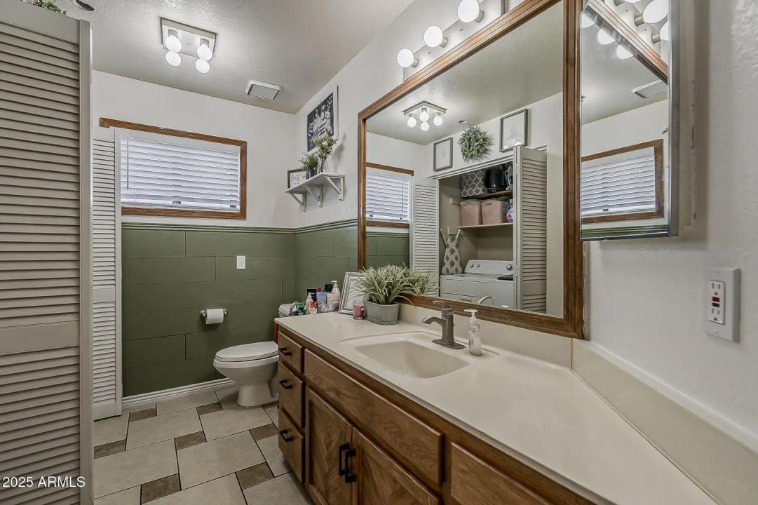 Real Estate Picture 29