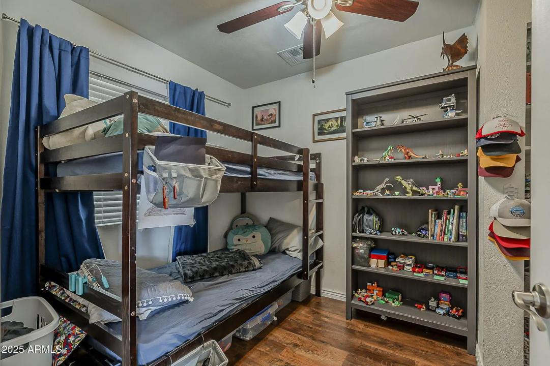 Real Estate Picture 30