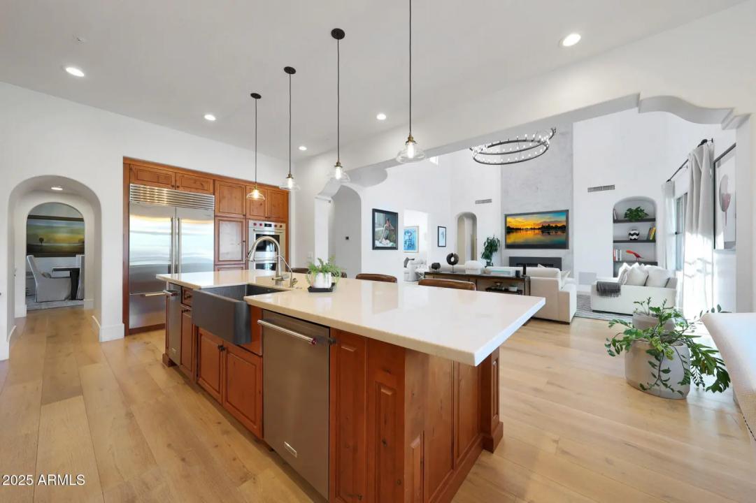 Real Estate Picture 25