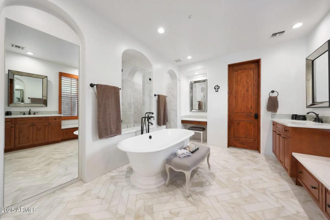 Real Estate Picture 36