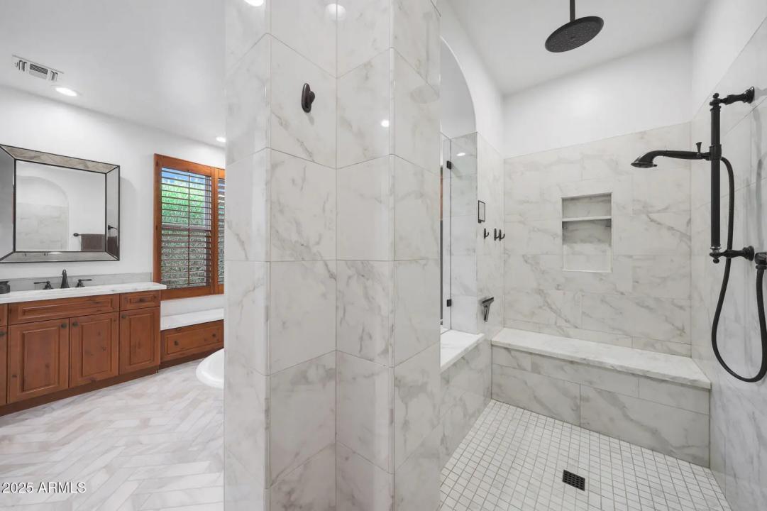Real Estate Picture 39