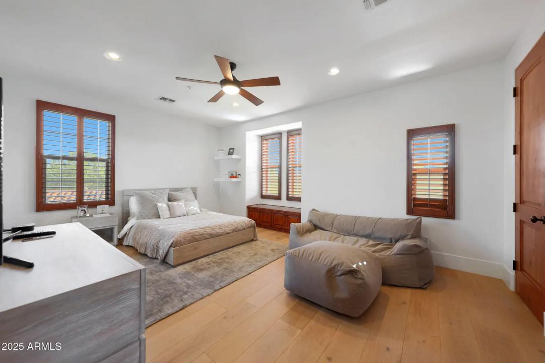 Real Estate Picture 53