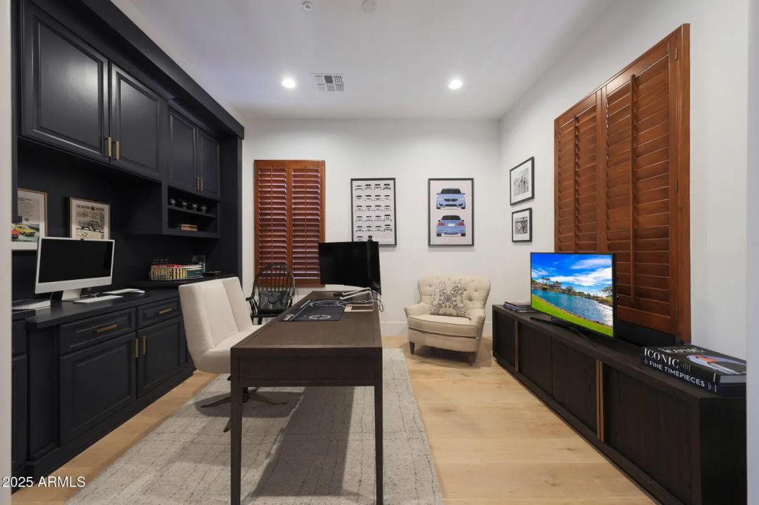 Real Estate Picture 13