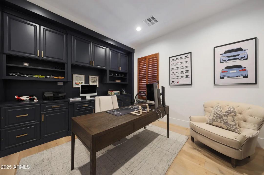 Real Estate Picture 12