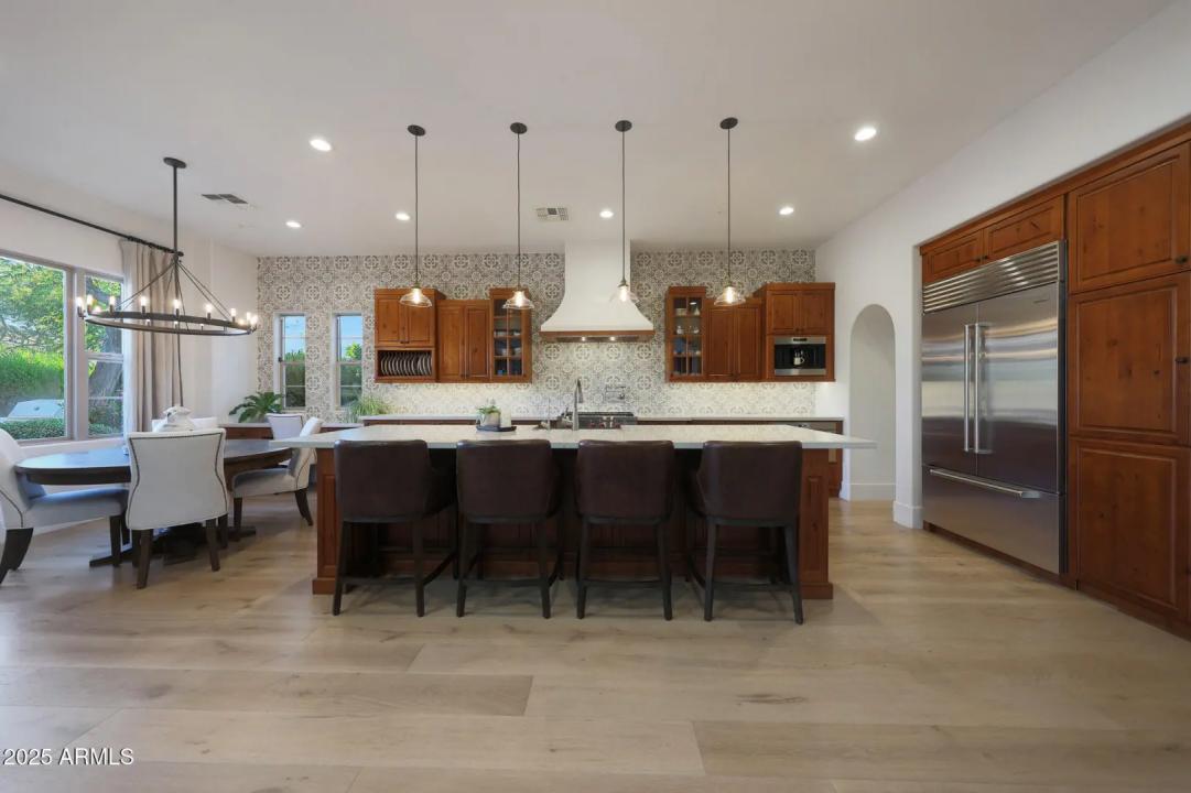 Real Estate Picture 7