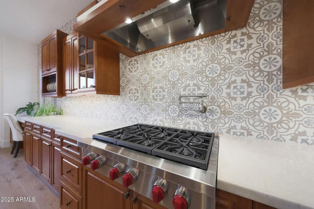 Real Estate Picture 30