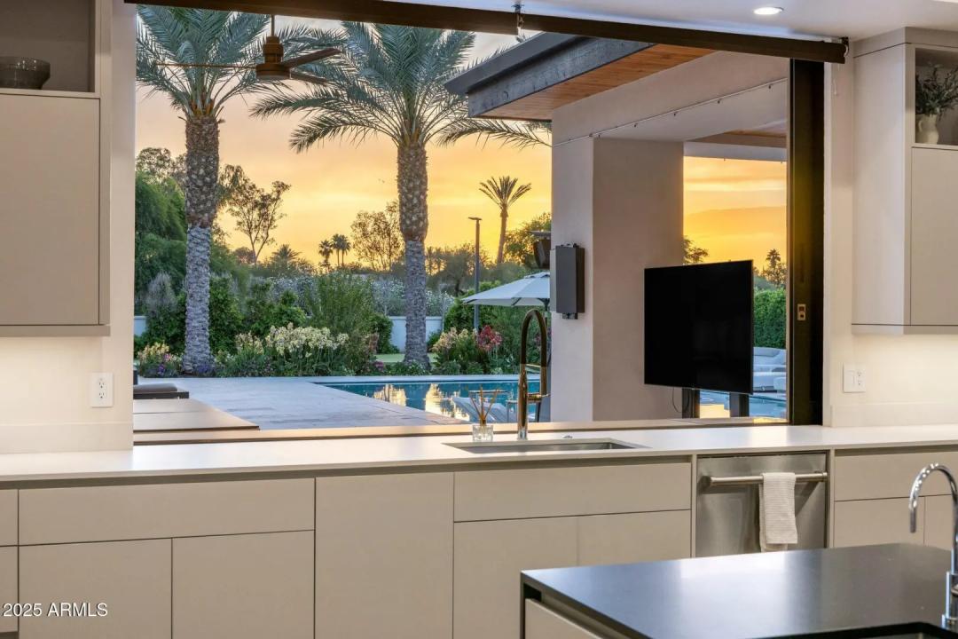 Real Estate Picture 16