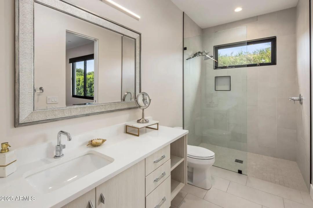 Real Estate Picture 26