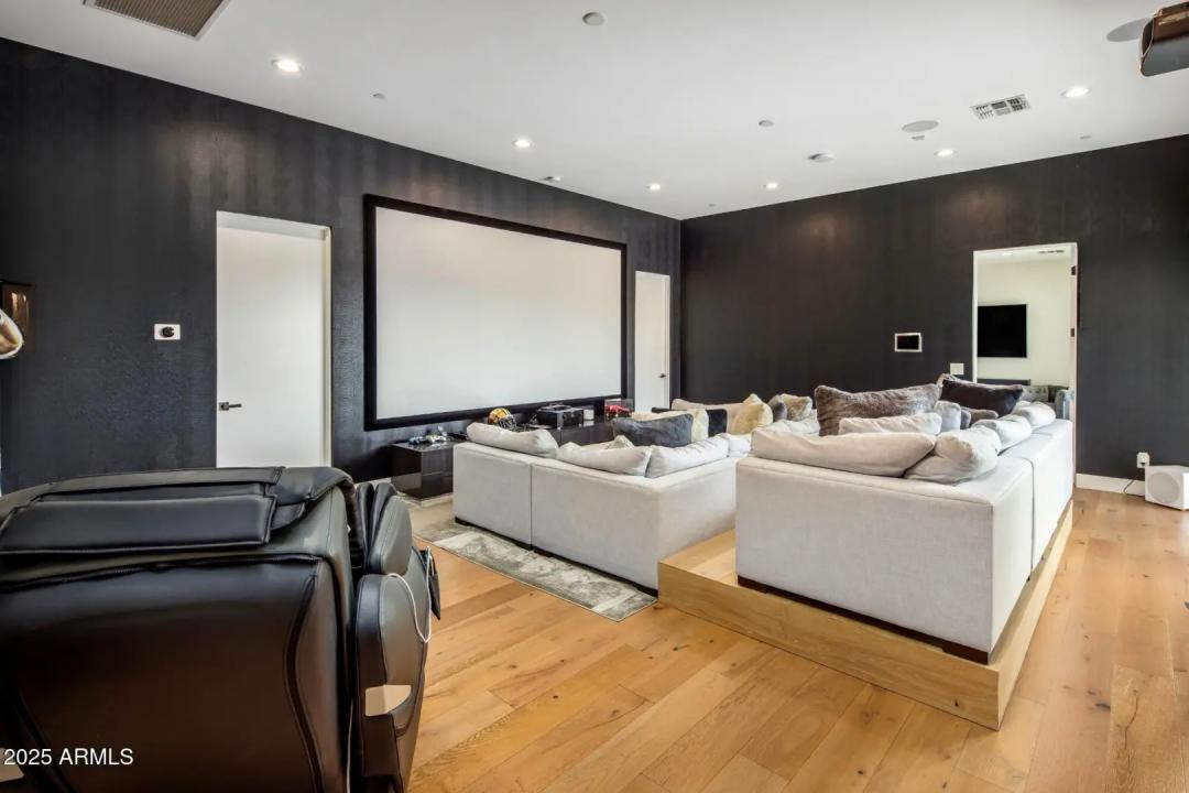 Real Estate Picture 30