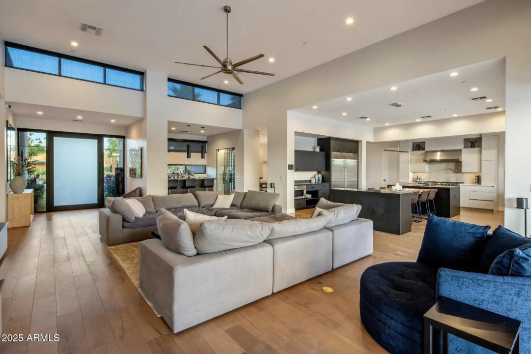 Real Estate Picture 13