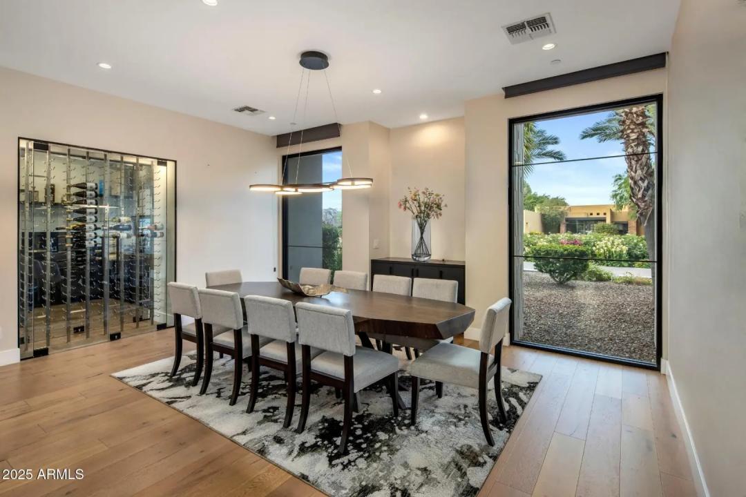 Real Estate Picture 18