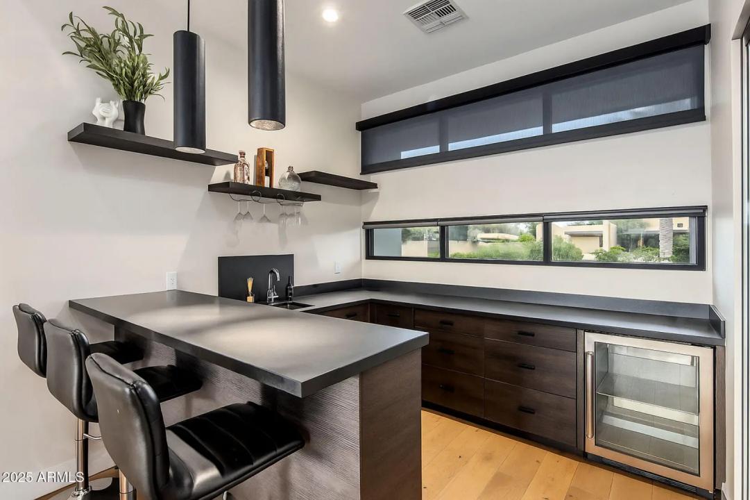 Real Estate Picture 17