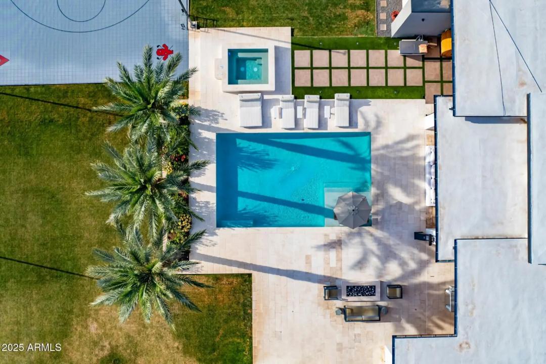 Real Estate Picture 5