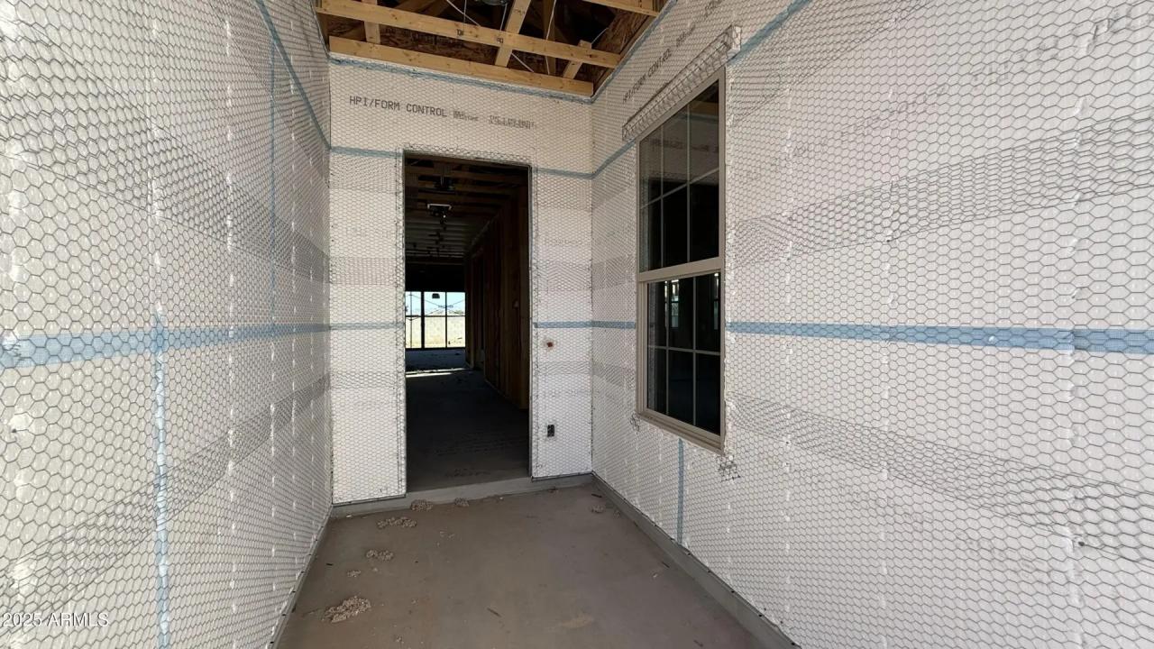 Real Estate Picture 3
