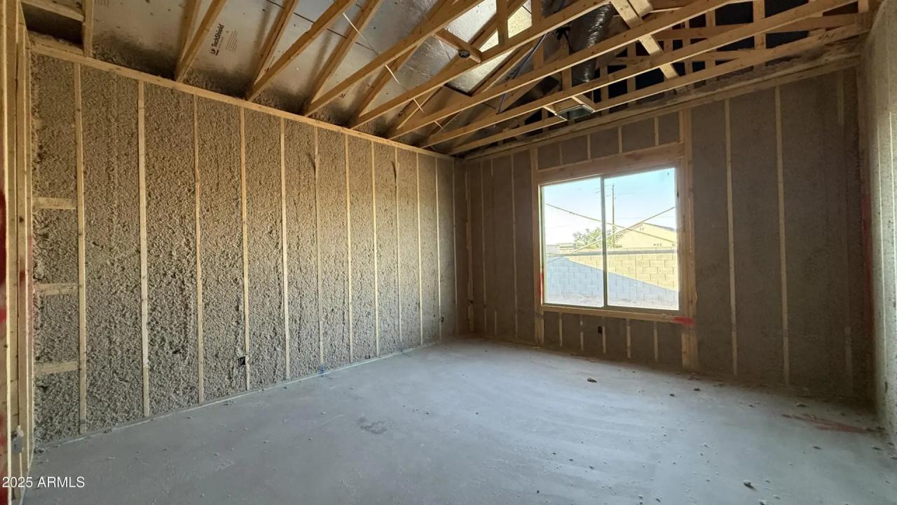Real Estate Picture 10