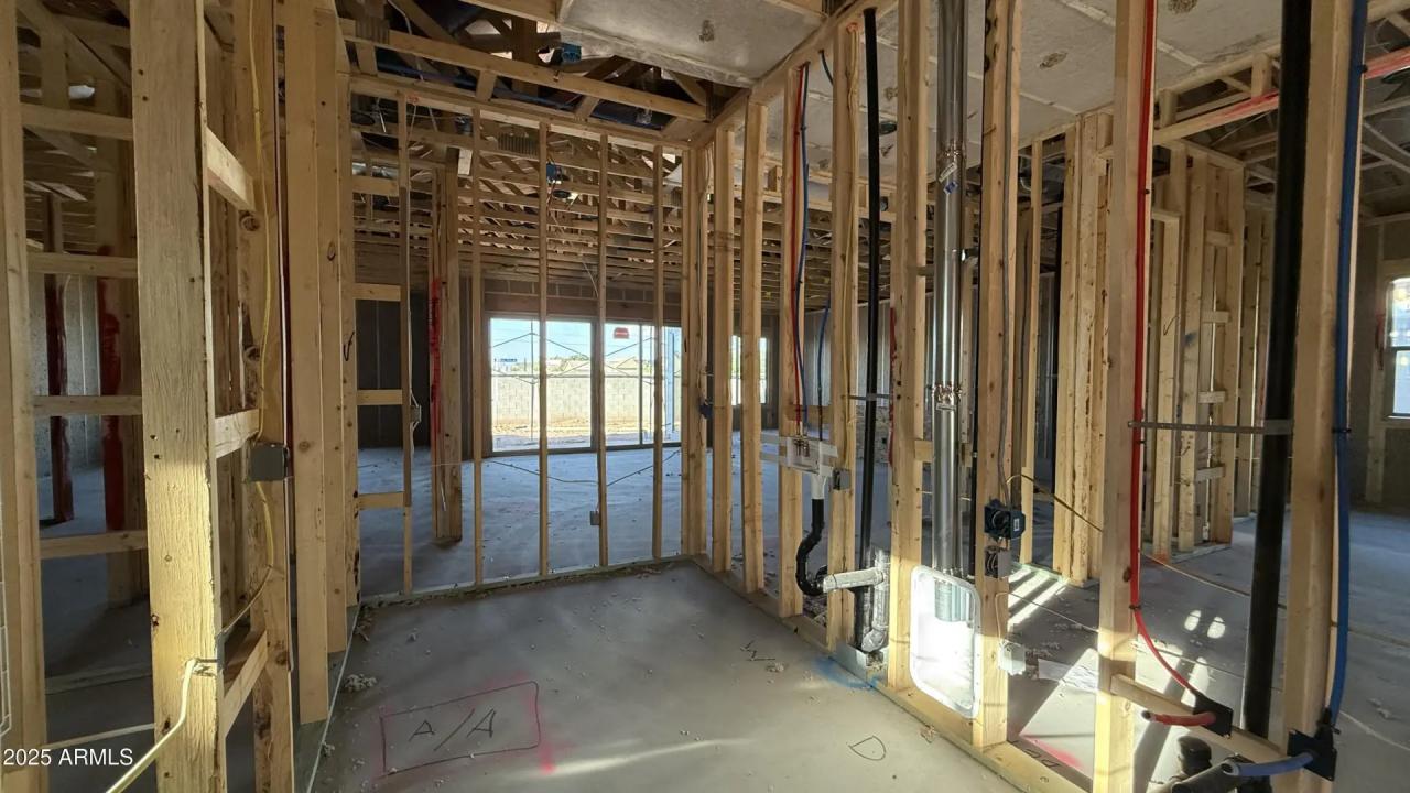 Real Estate Picture 14
