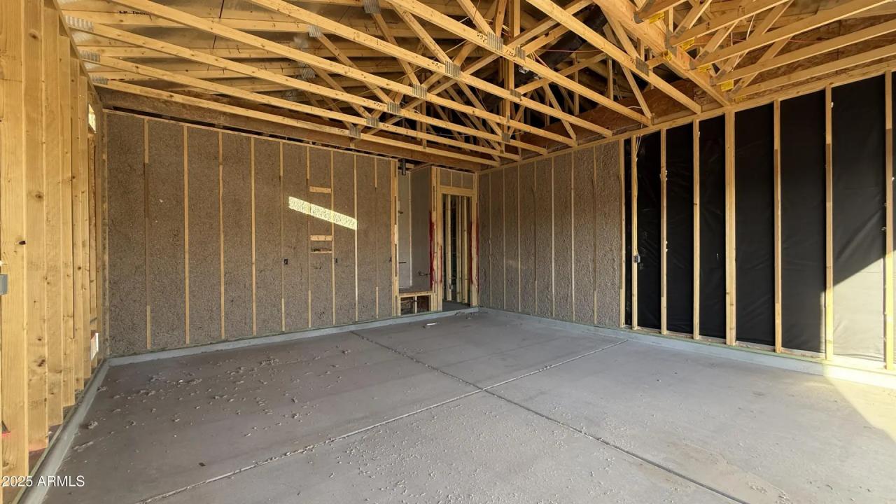 Real Estate Picture 15