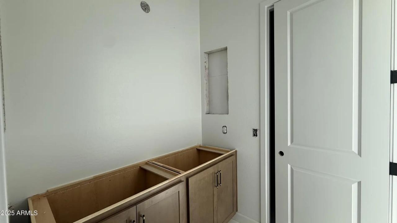 Real Estate Picture 8