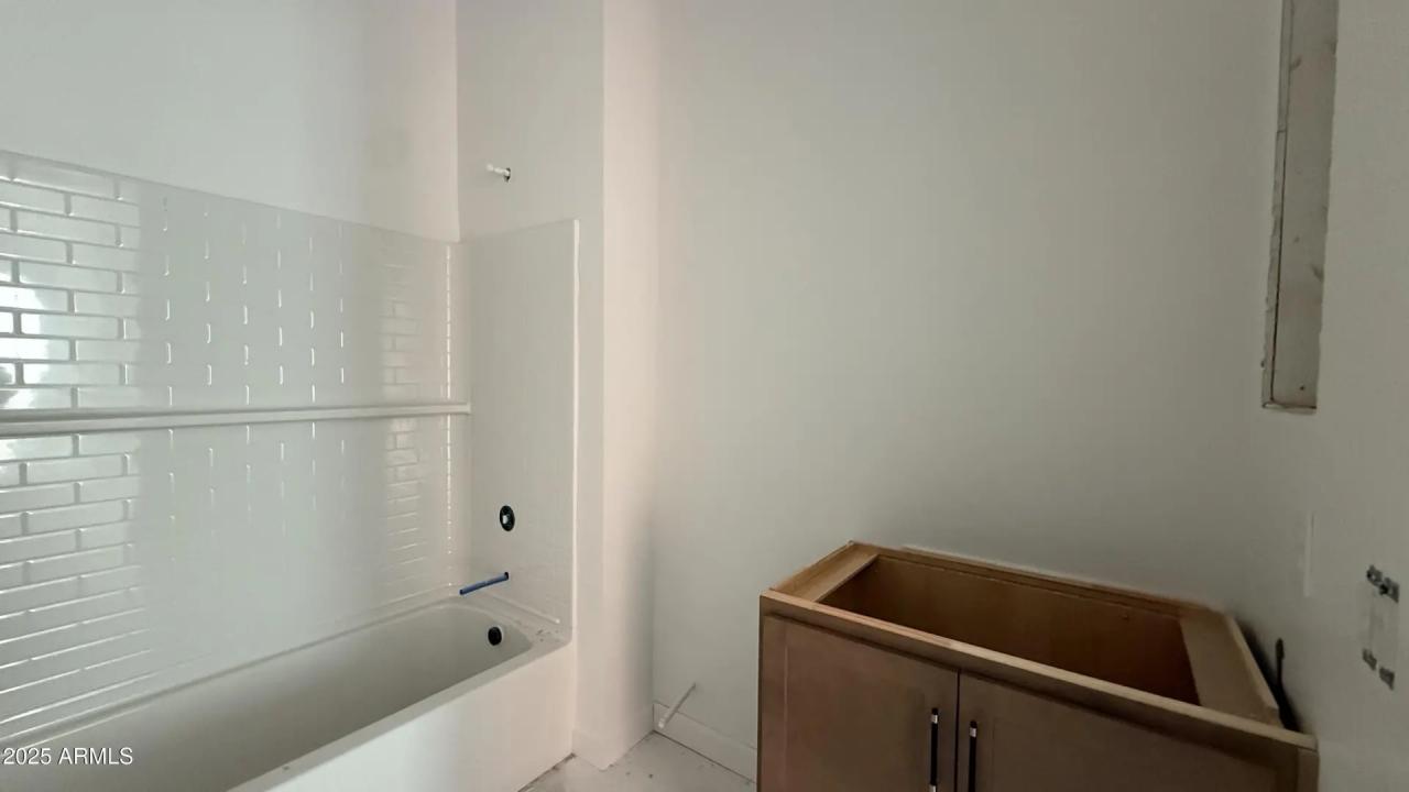 Real Estate Picture 13