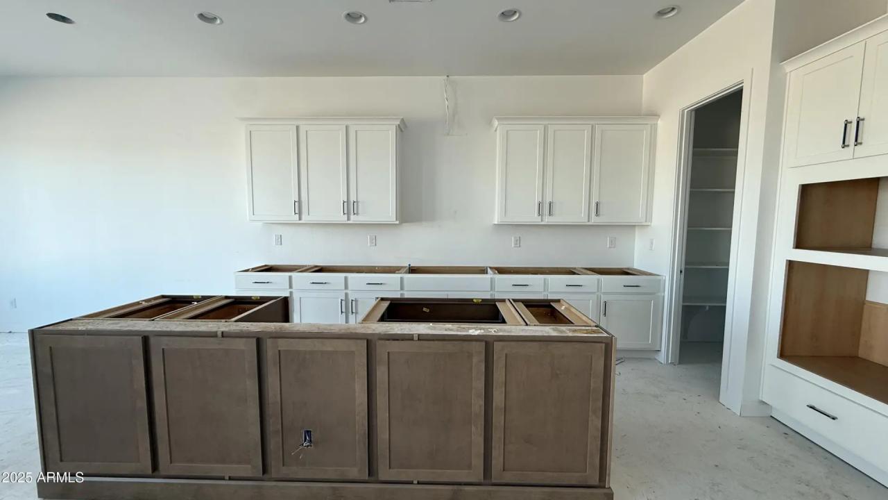 Real Estate Picture 16