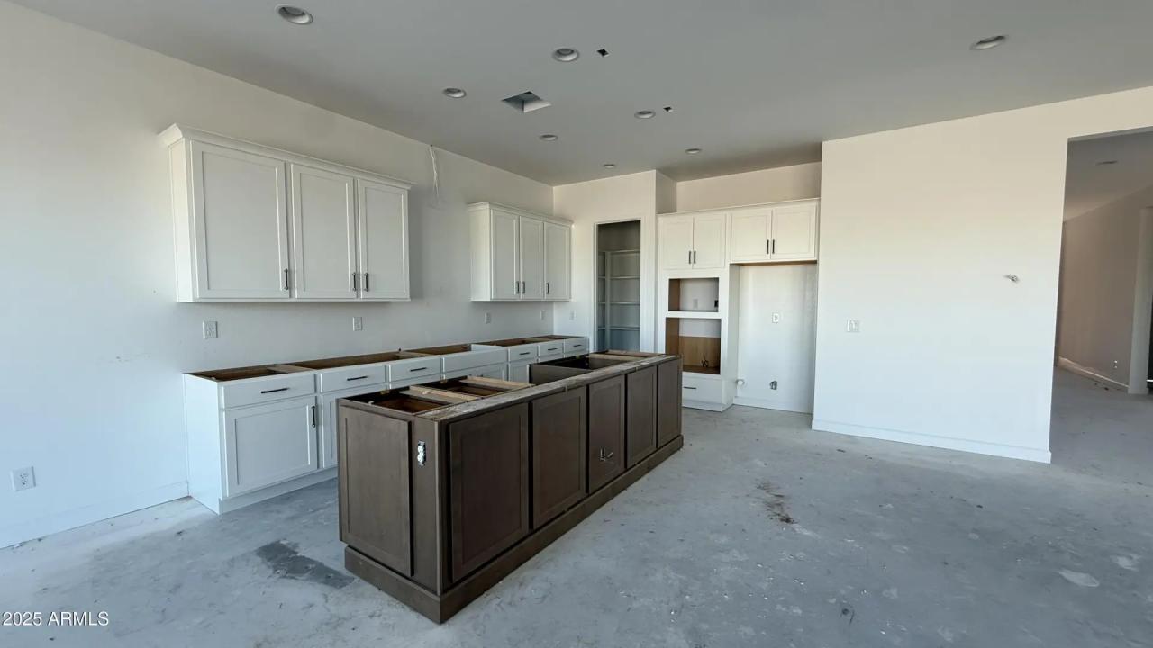 Real Estate Picture 17