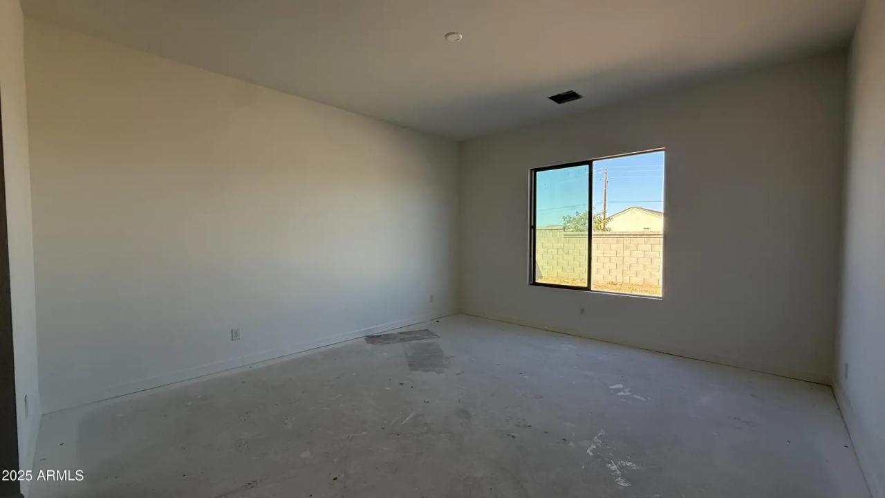 Real Estate Picture 19