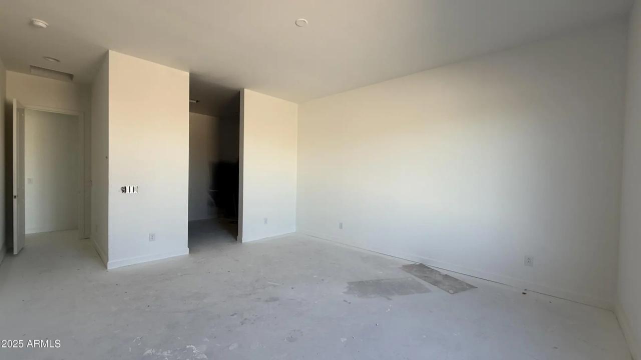 Real Estate Picture 20