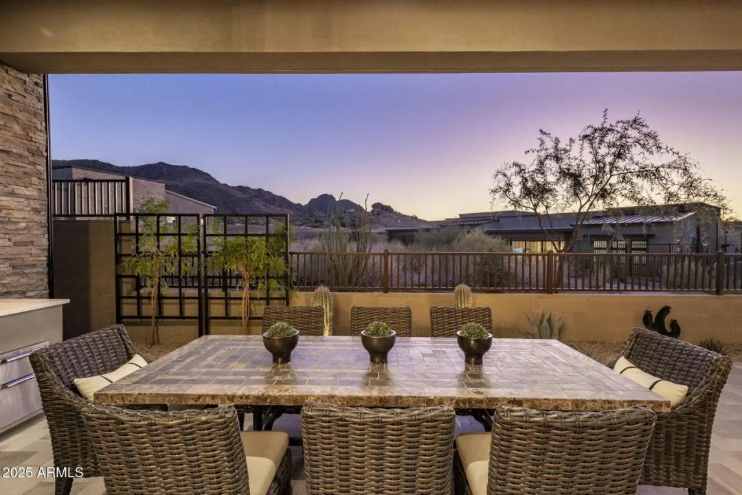 Real Estate Picture 8