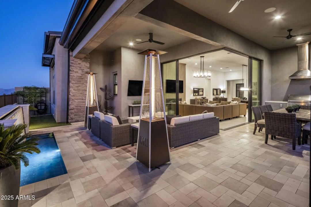 Real Estate Picture 9