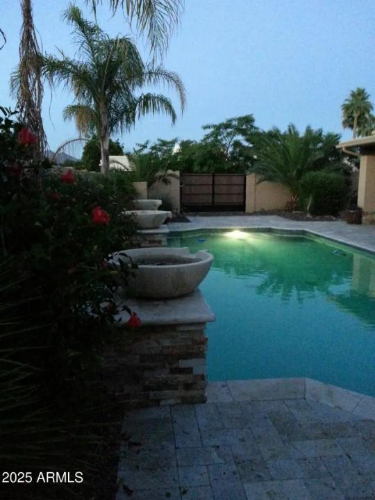 Real Estate Picture 4