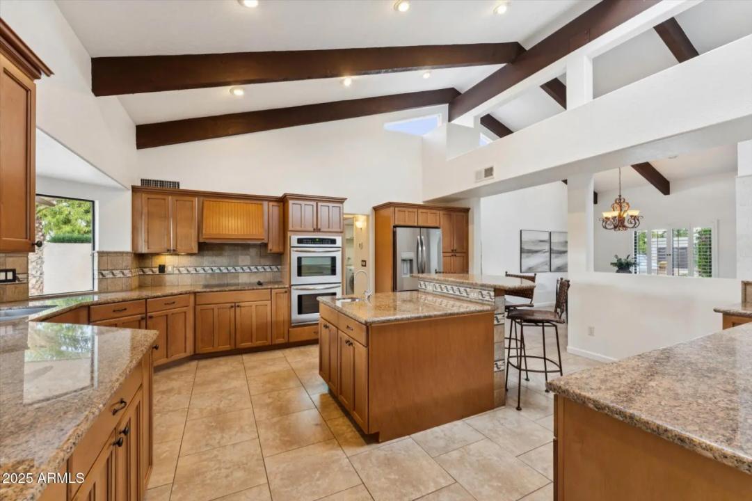 Real Estate Picture 8