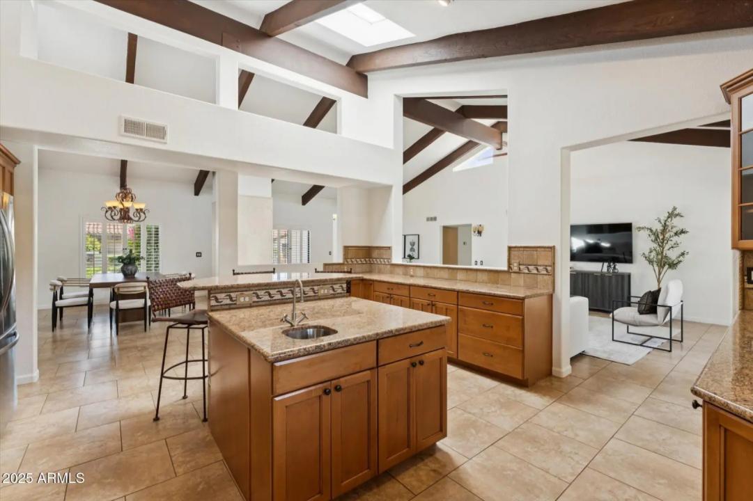 Real Estate Picture 9
