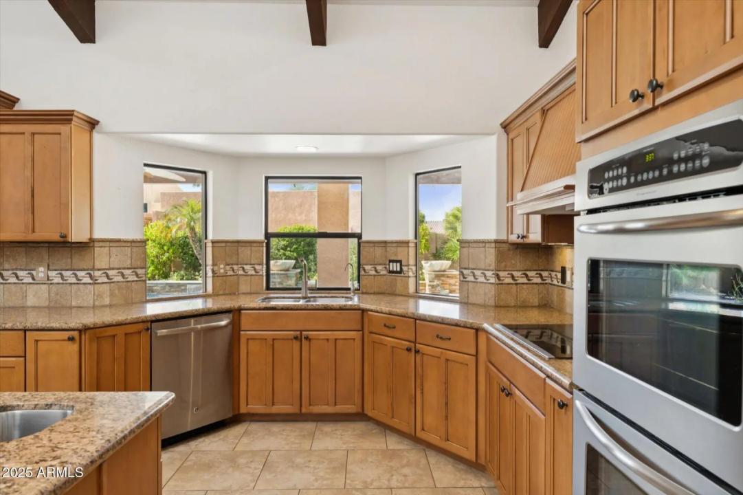 Real Estate Picture 11