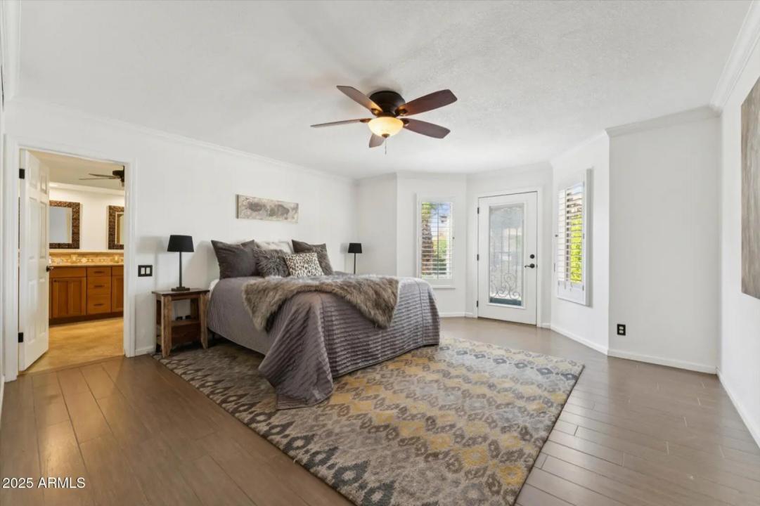 Real Estate Picture 14