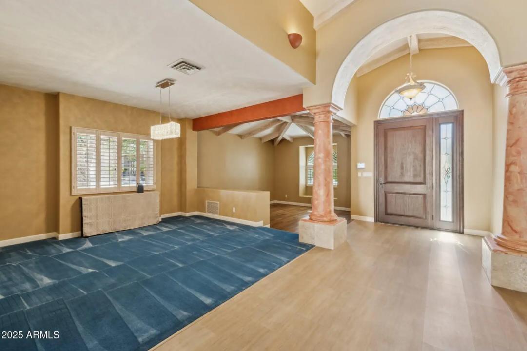 Real Estate Picture 10