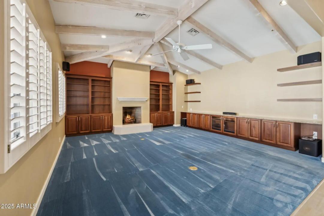 Real Estate Picture 14