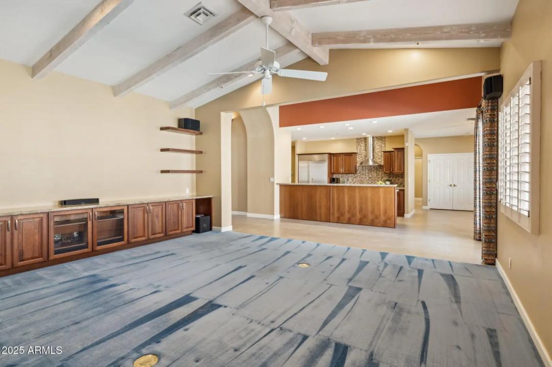 Real Estate Picture 15