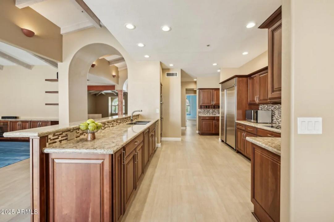 Real Estate Picture 5