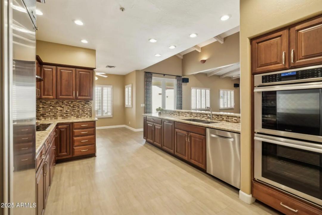 Real Estate Picture 6