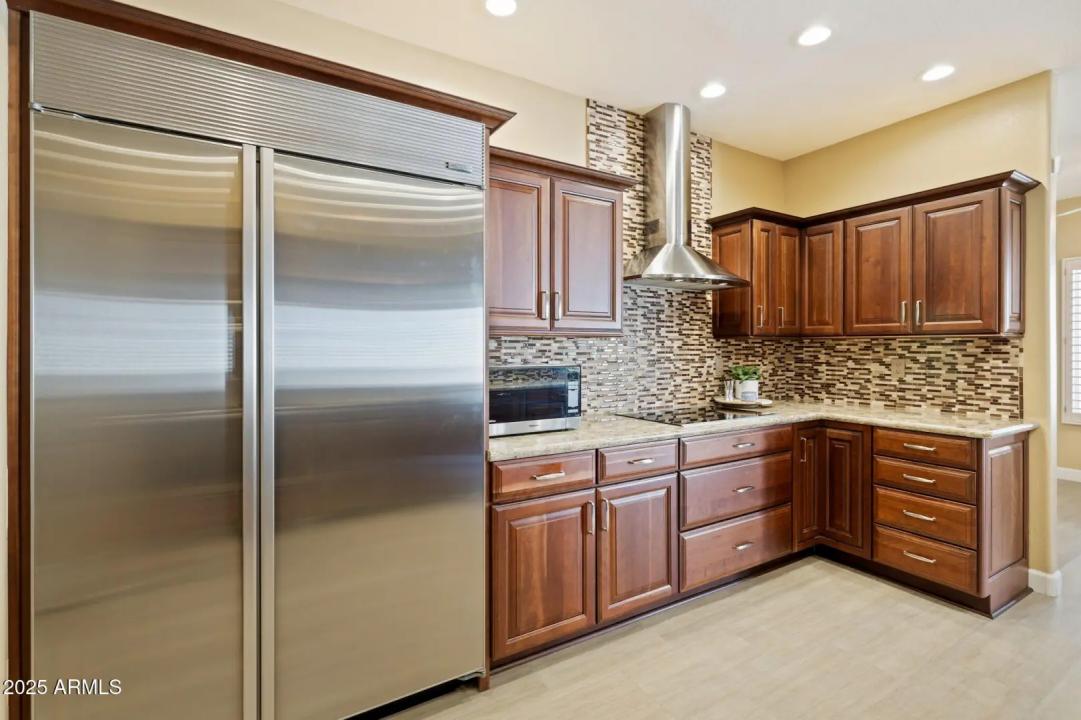 Real Estate Picture 7