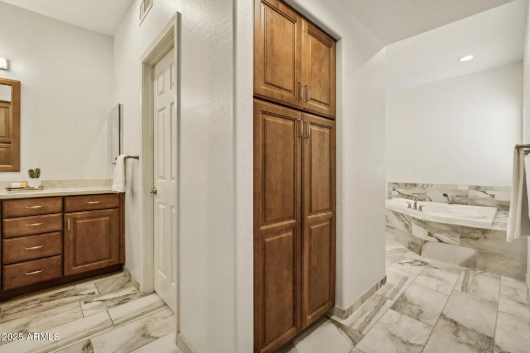 Real Estate Picture 23