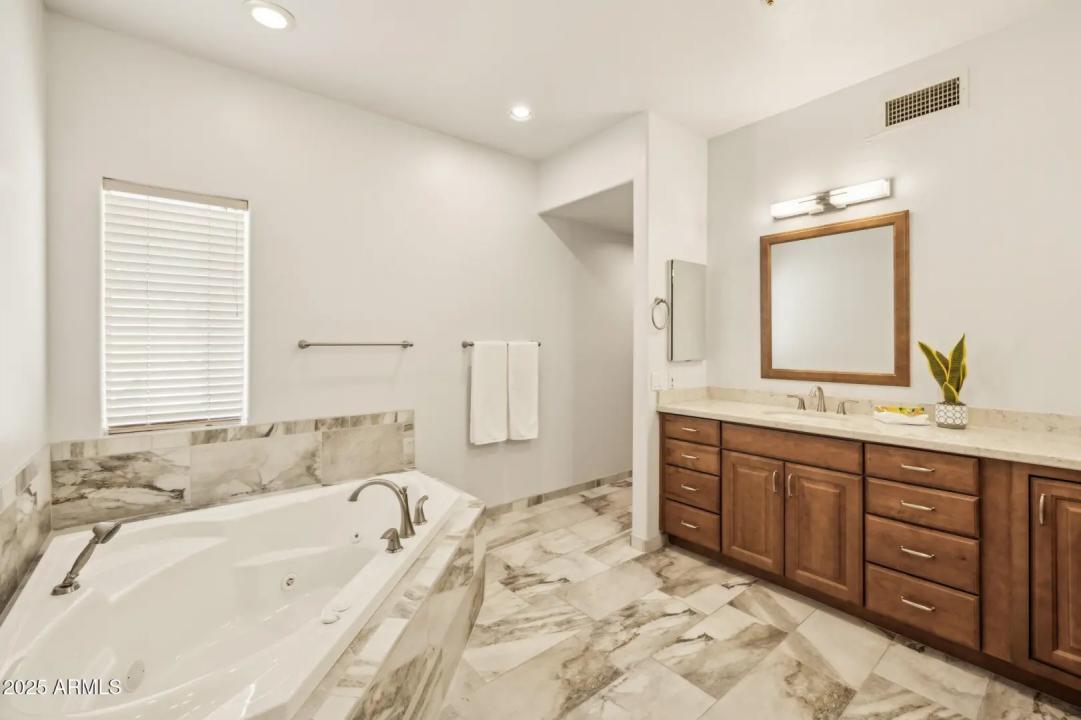 Real Estate Picture 27