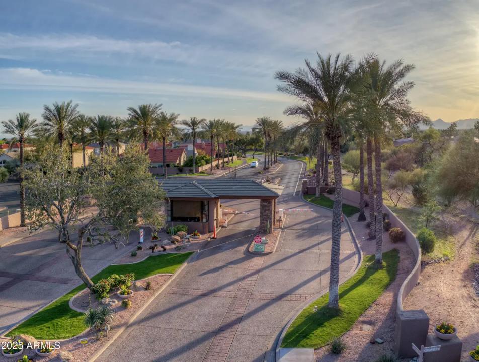 Real Estate Picture 50