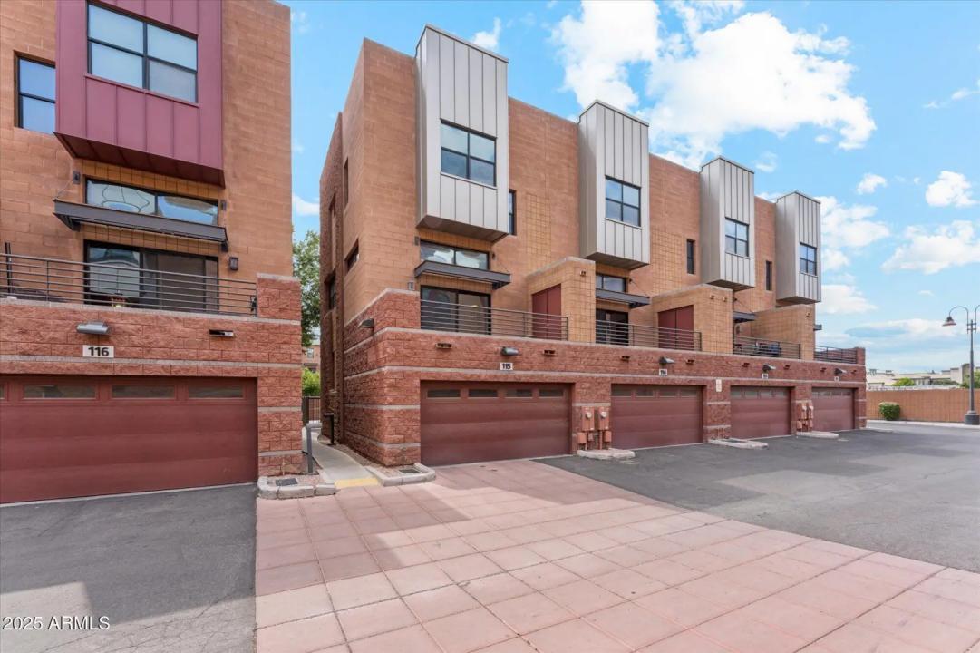Real Estate Picture 3